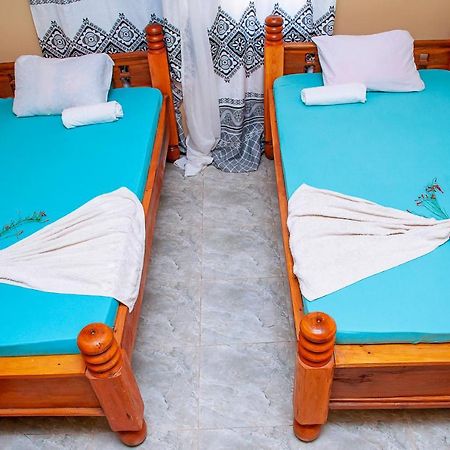 Palm Nungwi Bed & Breakfast エクステリア 写真