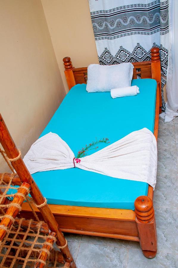 Palm Nungwi Bed & Breakfast エクステリア 写真